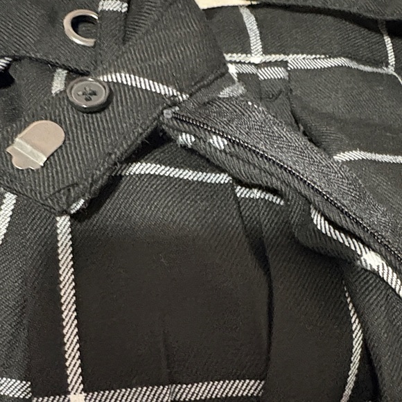 Hot Topic Black and White Plaid Mini Skirt - Picture 5 of 6